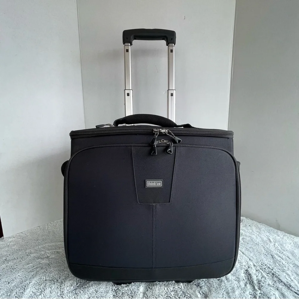 Think Tank Photo Airport Navigator Rolling Bag (Black) gently used